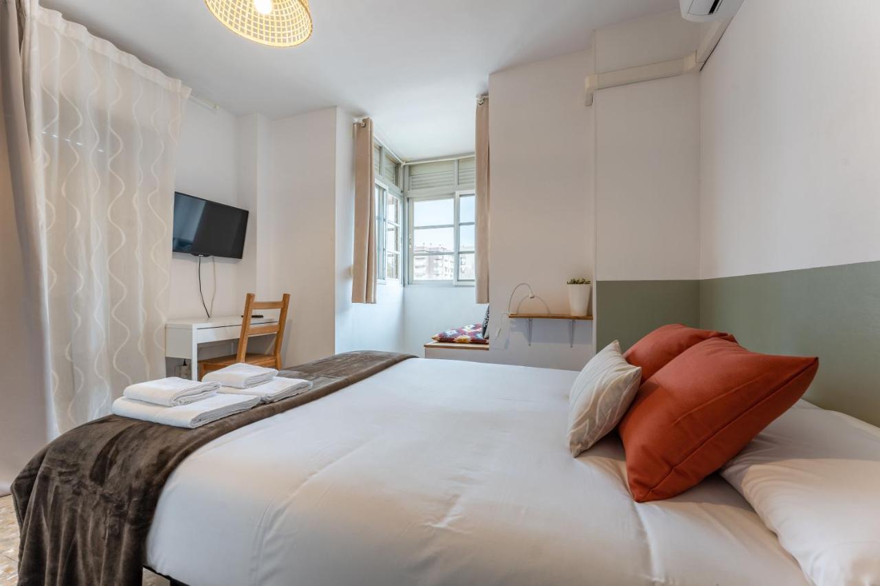 Claveles Apartment By Bossh! Apartments Малага Екстериор снимка