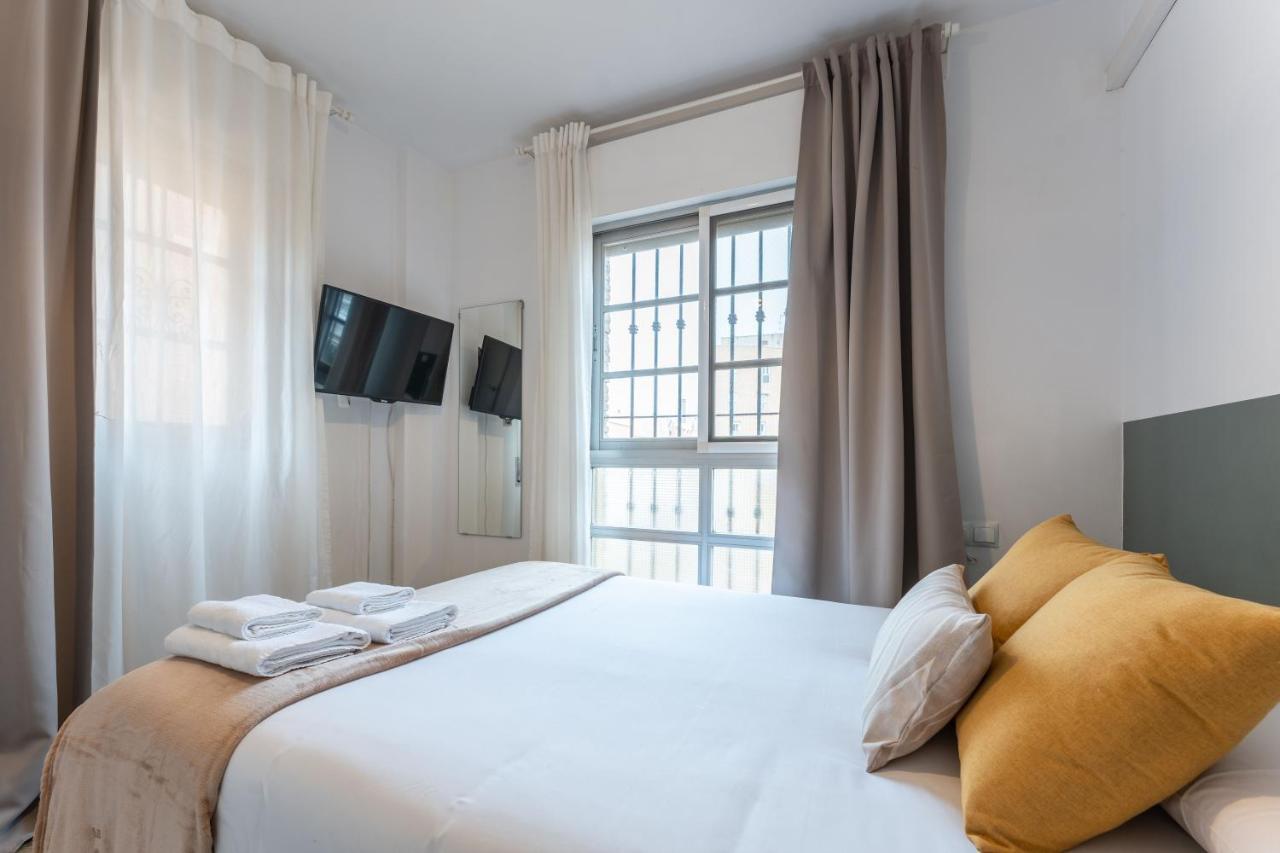 Claveles Apartment By Bossh! Apartments Малага Екстериор снимка