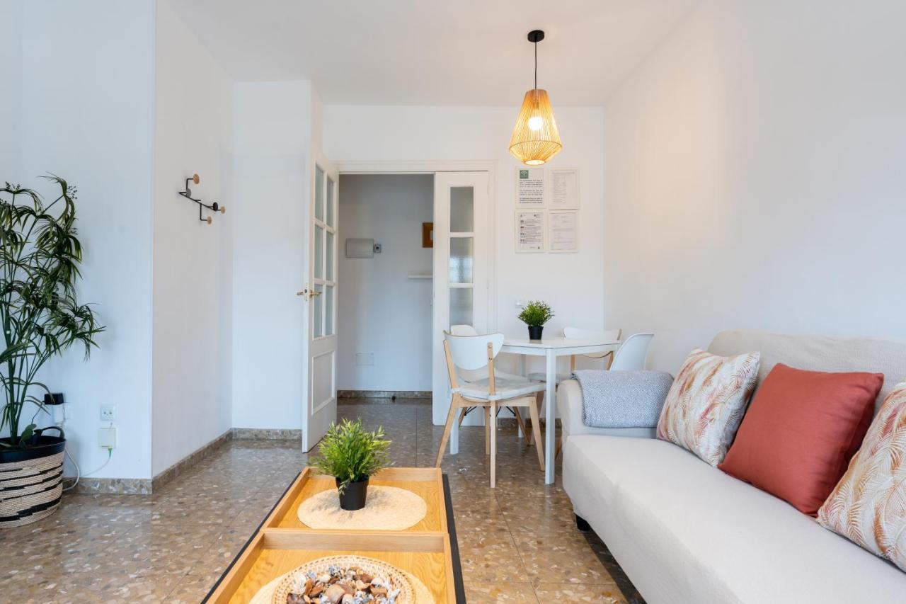 Claveles Apartment By Bossh! Apartments Малага Екстериор снимка