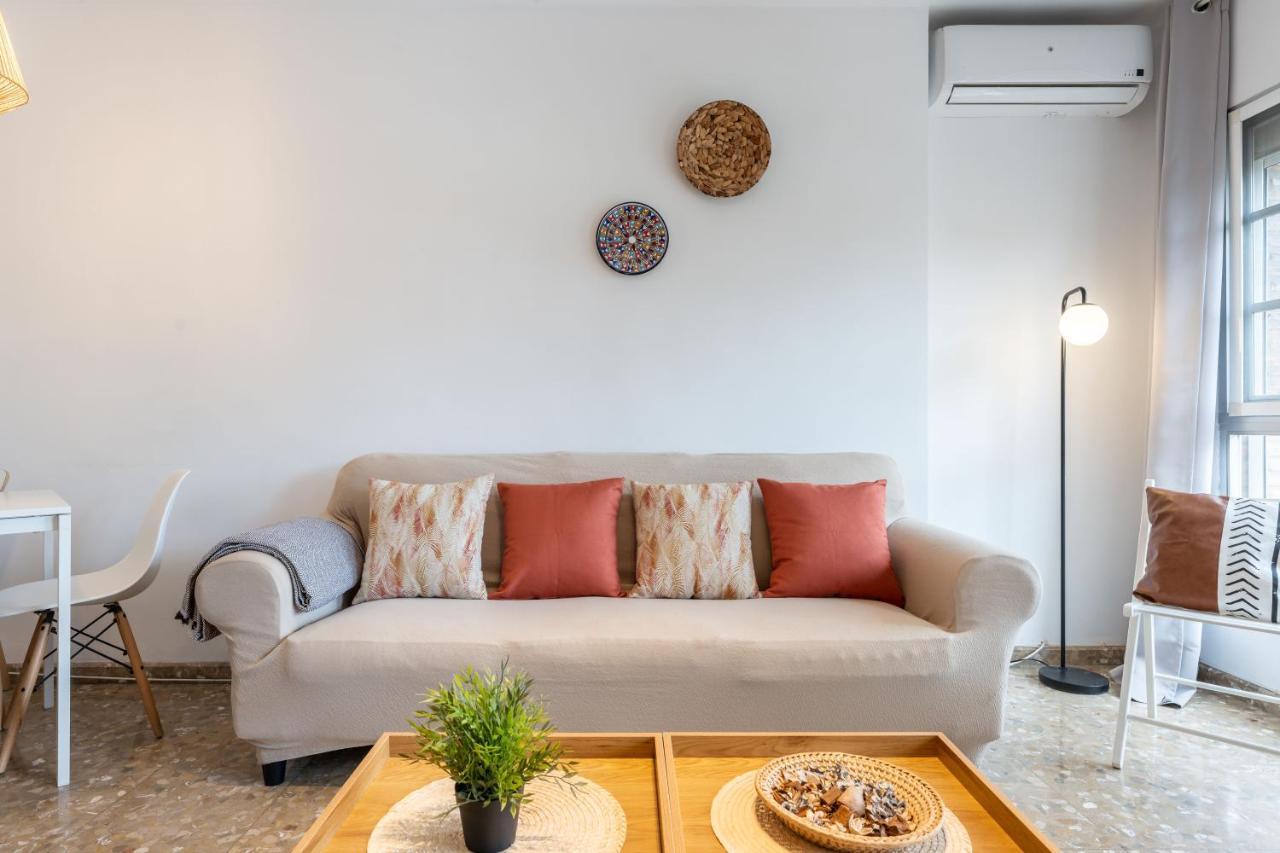 Claveles Apartment By Bossh! Apartments Малага Екстериор снимка